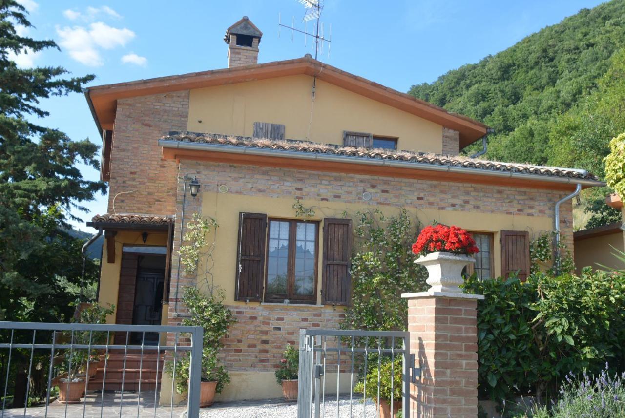 Villa Mischianti Губбио Экстерьер фото