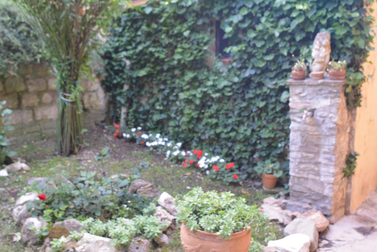 Villa Mischianti Губбио Экстерьер фото